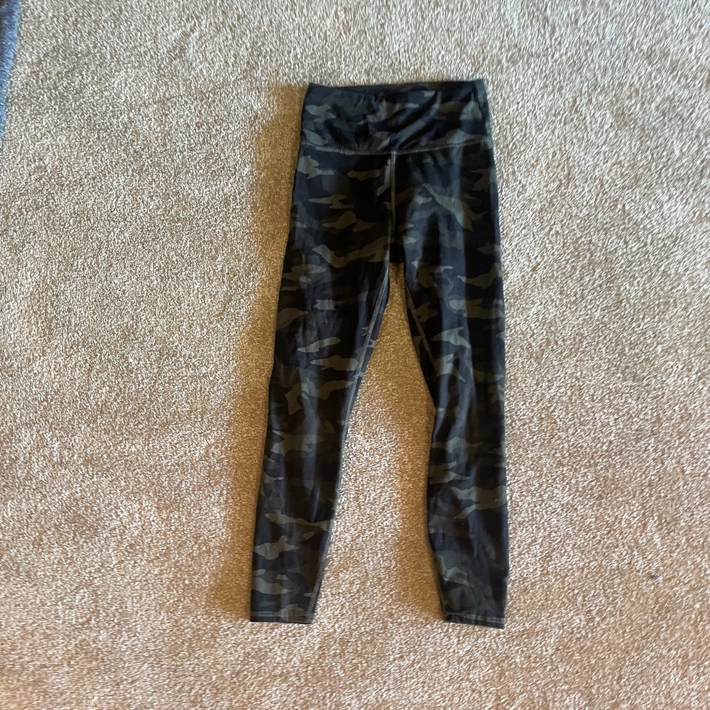 camo leggings